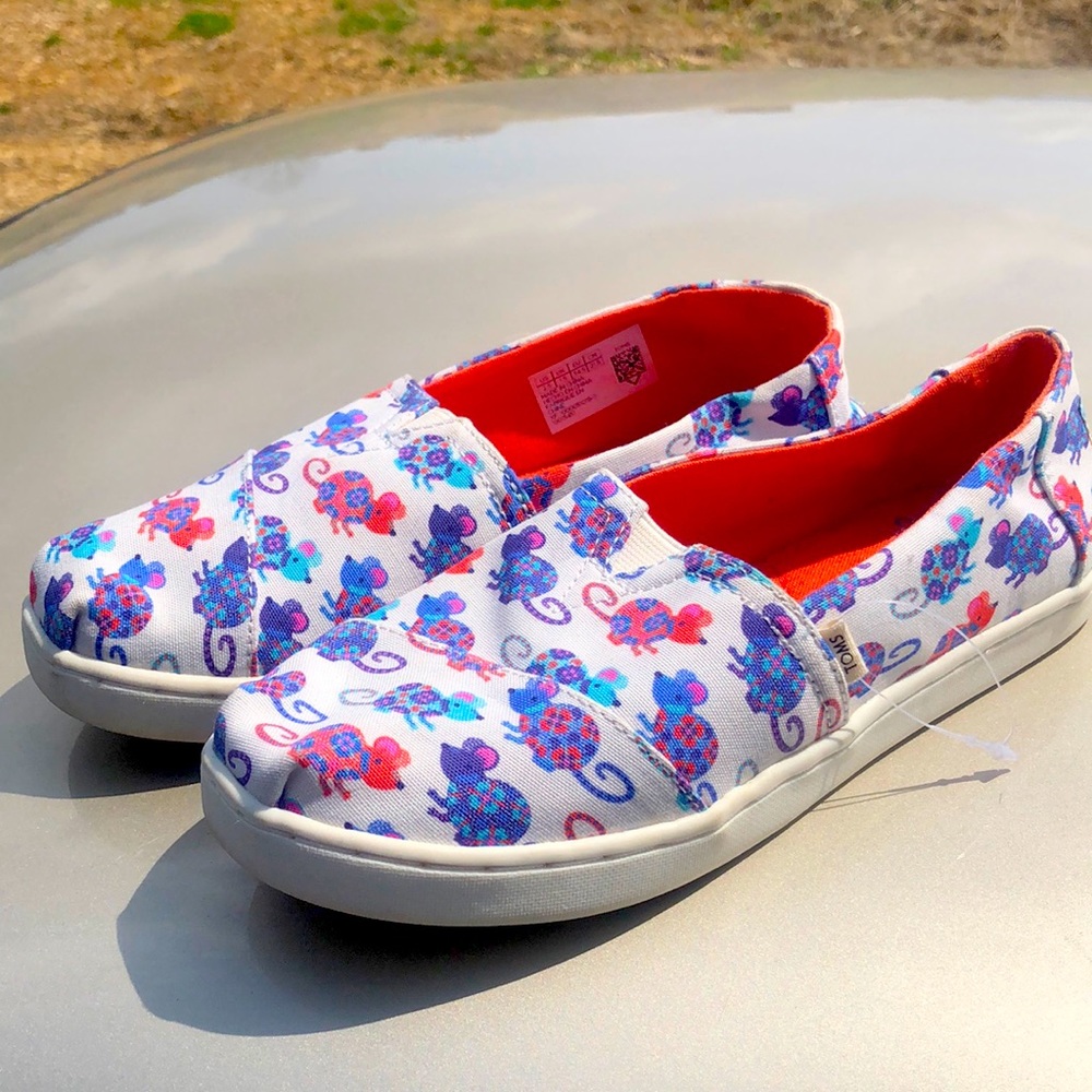 Tom’s Girl’s Youth Canvas Shoes size 2.5Y